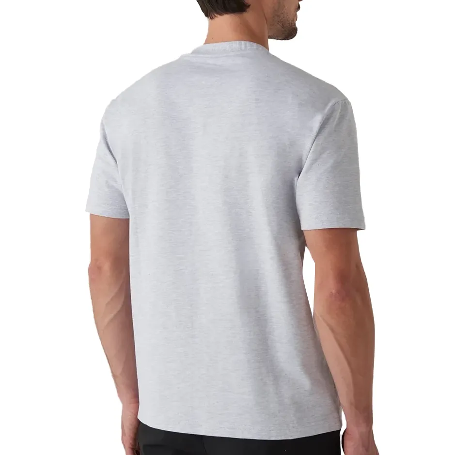 Camiseta masculina New Balance cinza claro vista lateral esquerda para ajuste e conforto
